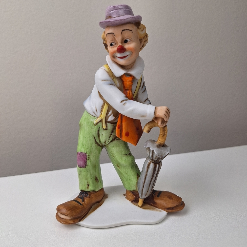 Vintage Lefton China Hobo Clown Figurine with Umbrella #2146 6.25"  Hand Painted